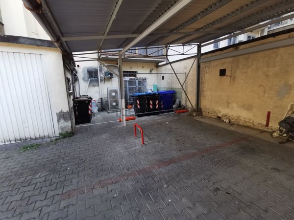 box auto in vendita a Sesto Fiorentino in zona Colonnata