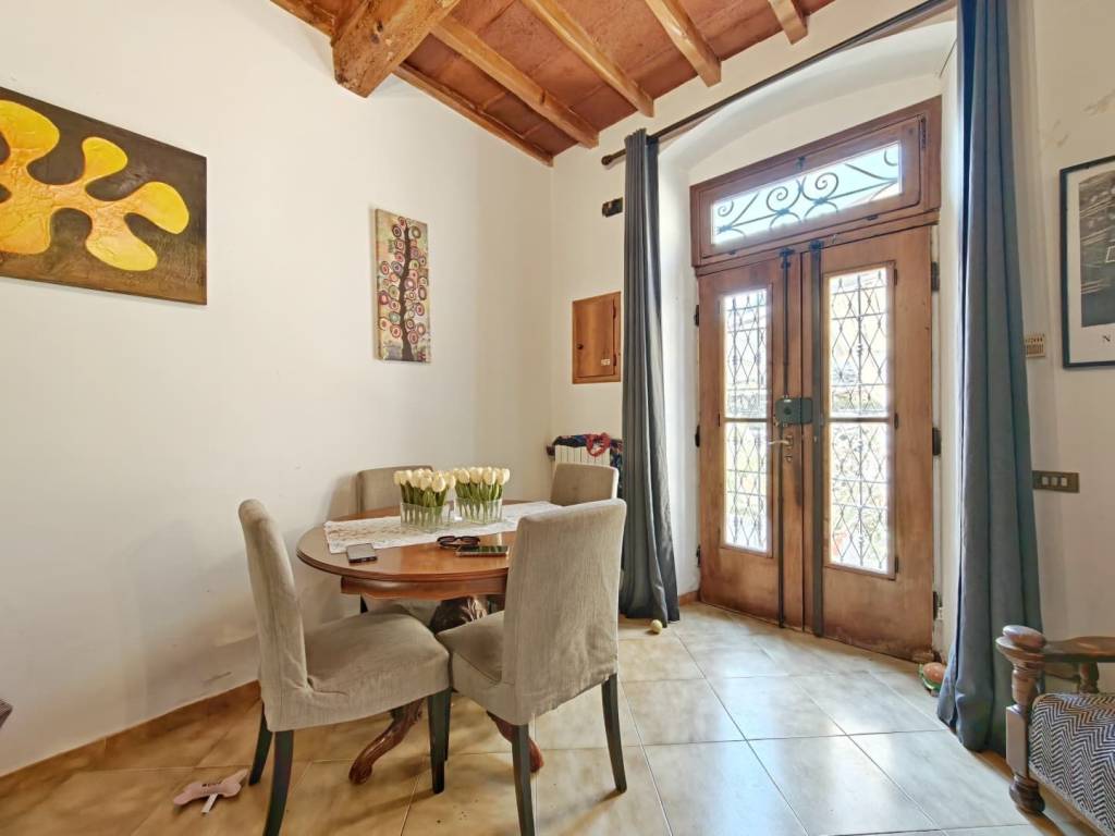 casa indipendente in vendita a Sesto Fiorentino in zona Valiversi