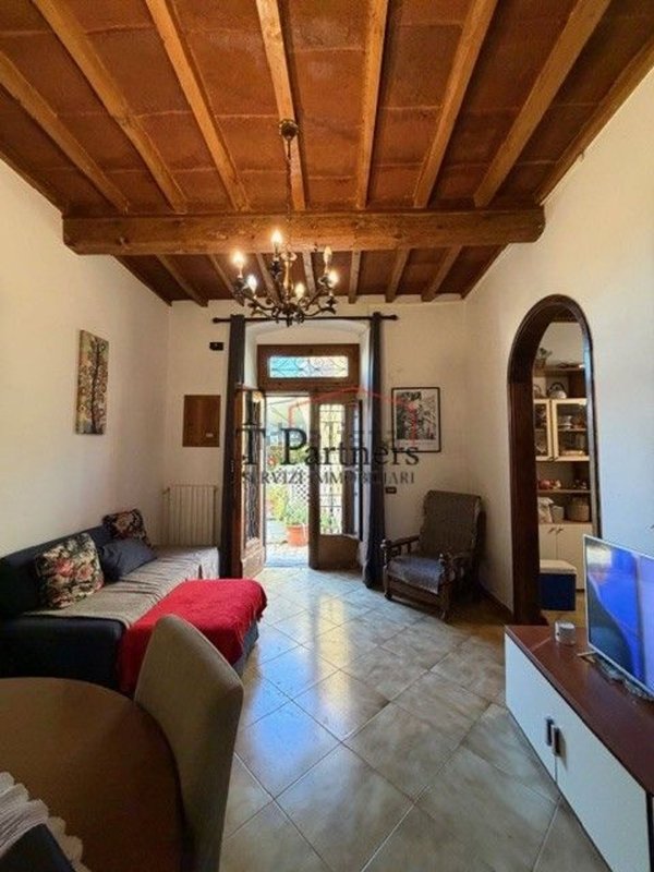 casa indipendente in vendita a Sesto Fiorentino in zona Valiversi