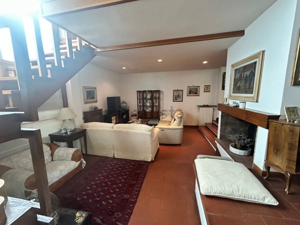 casa indipendente in vendita a Sesto Fiorentino in zona Quinto