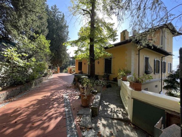 casa indipendente in vendita a Sesto Fiorentino in zona Il Casale