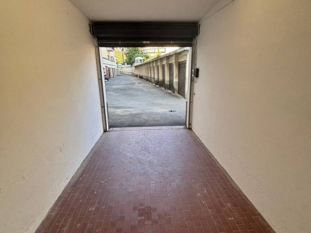 box auto in vendita a Sesto Fiorentino in zona Padule