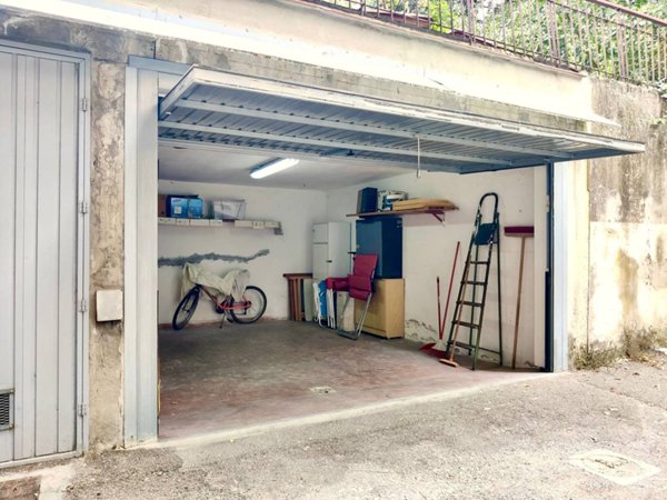 box auto in vendita a Sesto Fiorentino in zona Quinto