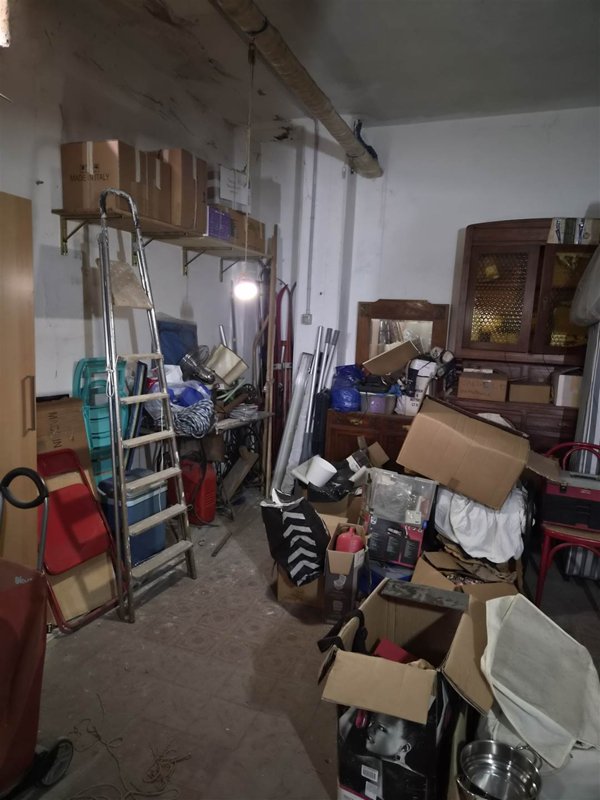 locale di sgombero in vendita a Sesto Fiorentino in zona Padule