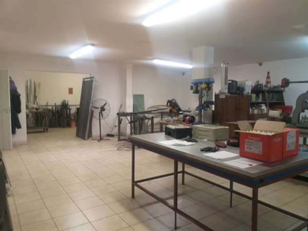 negozio in vendita a Signa