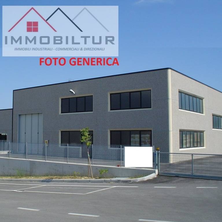 locale commerciale in vendita a Signa