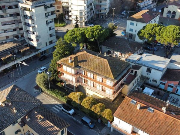 intera palazzina in vendita a Signa