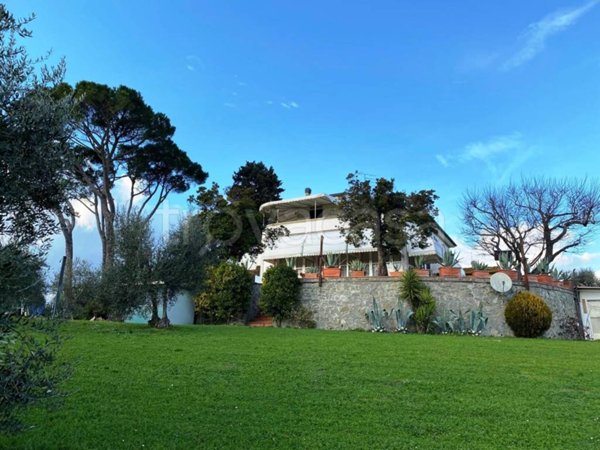 casa indipendente in vendita a Signa
