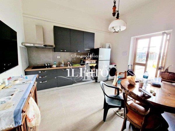intera palazzina in vendita a Signa