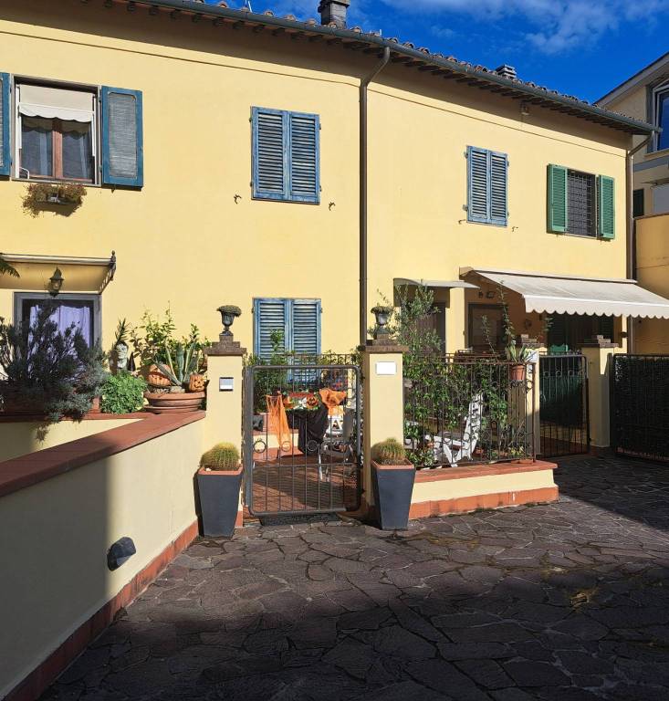 casa indipendente in vendita a Signa