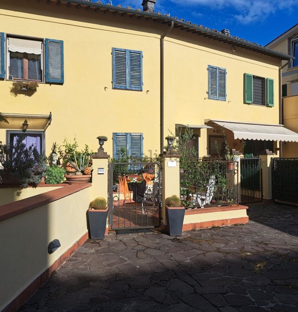 casa indipendente in vendita a Signa