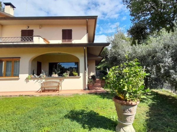 casa indipendente in vendita a Signa