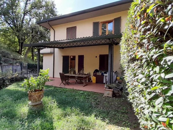 casa indipendente in vendita a Signa