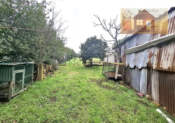 locale di sgombero in vendita a Signa