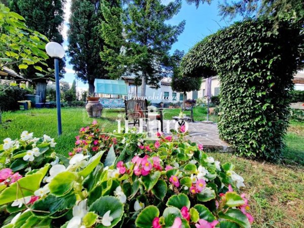 casa indipendente in vendita a Signa