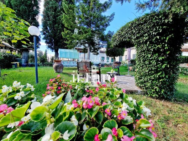 casa indipendente in vendita a Signa