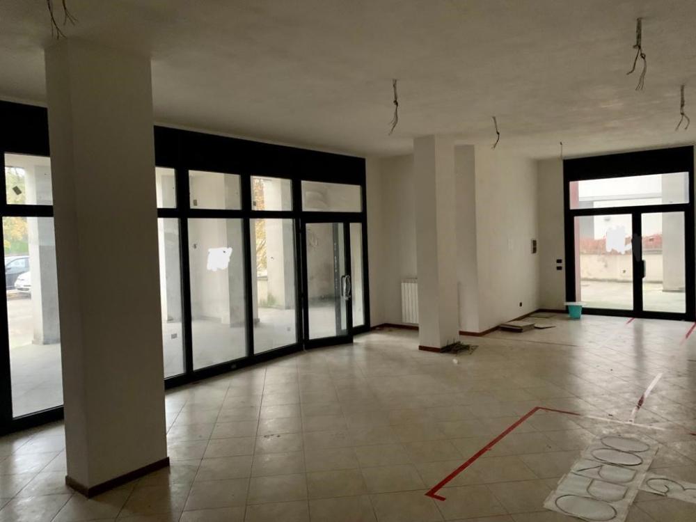 negozio in vendita a Signa