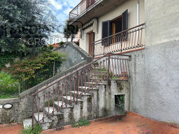 casa indipendente in vendita a Signa