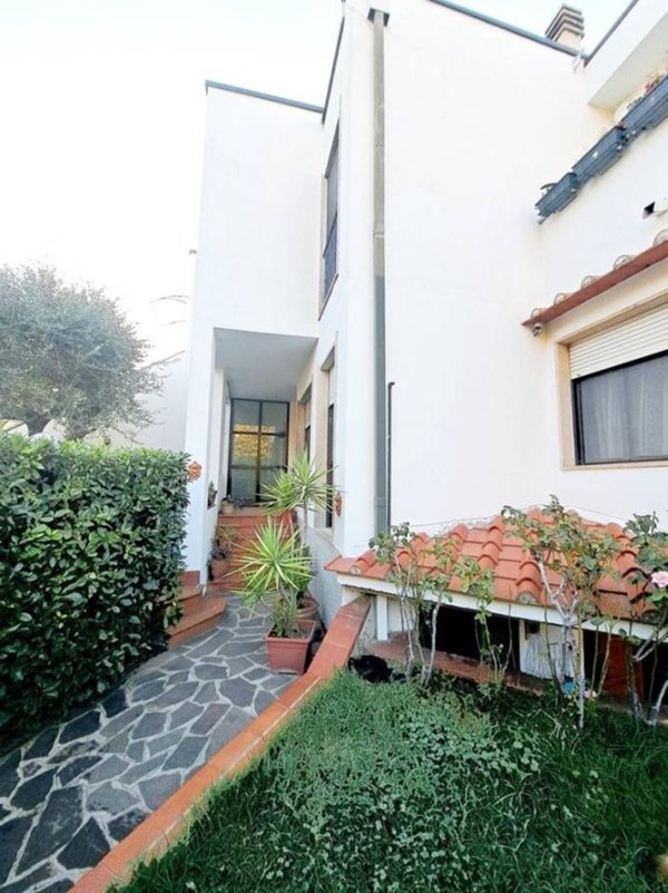 casa indipendente in vendita a Signa