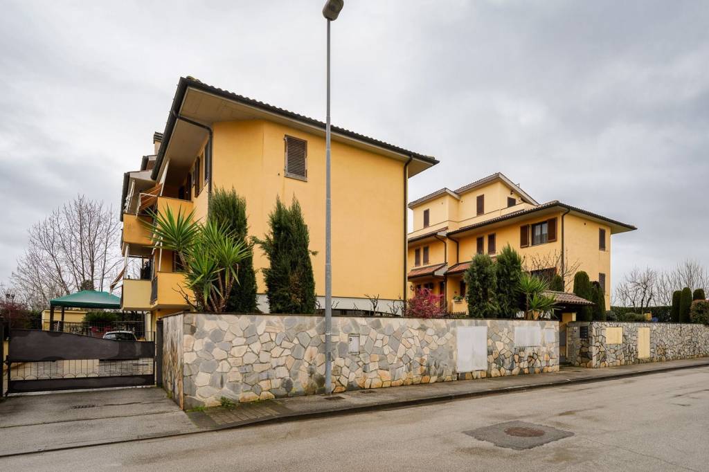 appartamento in vendita a Signa