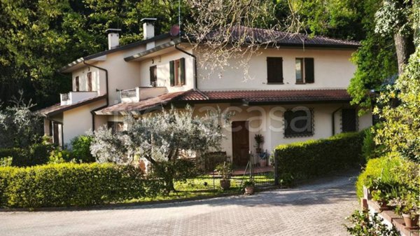 casa indipendente in vendita a Signa