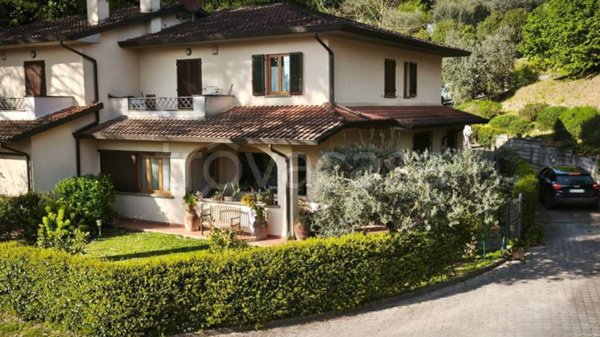 casa indipendente in vendita a Signa
