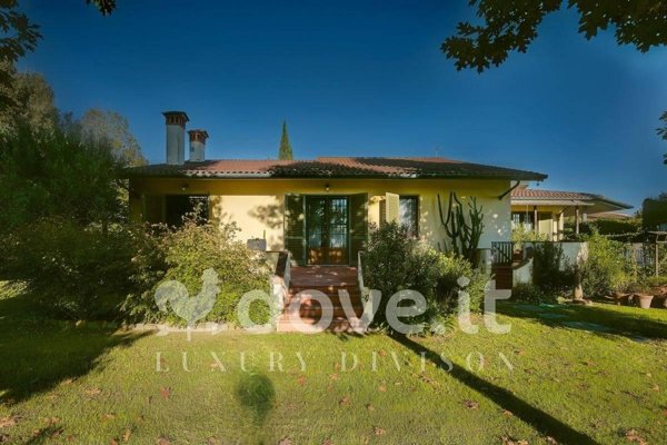 casa indipendente in vendita a Signa in zona Lecore