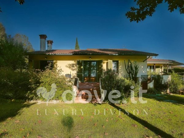 casa indipendente in vendita a Signa in zona Lecore