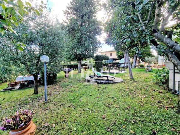 casa indipendente in vendita a Signa