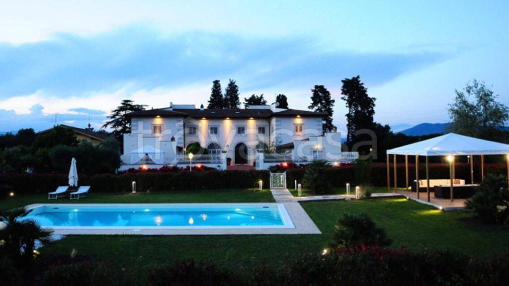 villa in vendita a Signa