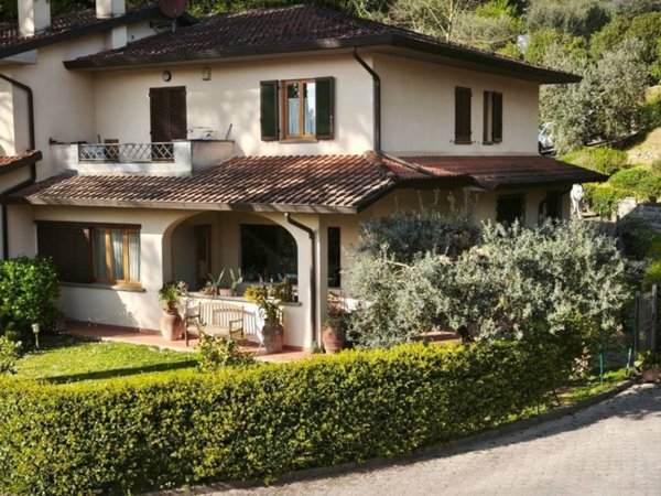 casa indipendente in vendita a Signa