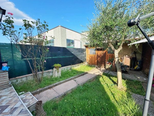 casa indipendente in vendita a Signa