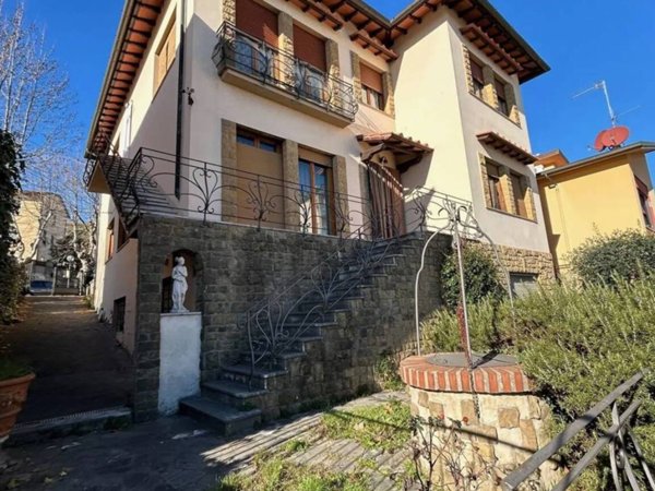 casa semindipendente in vendita a Signa