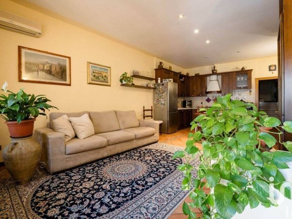 casa indipendente in vendita a Signa
