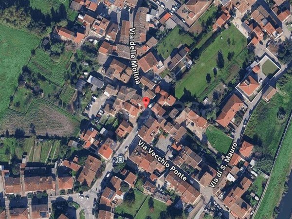 locale di sgombero in vendita a Signa