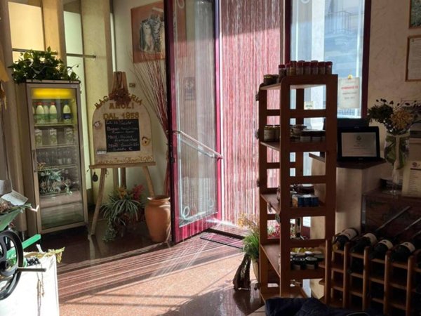 negozio in vendita a Signa