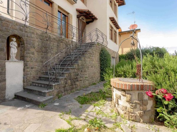 casa indipendente in vendita a Signa