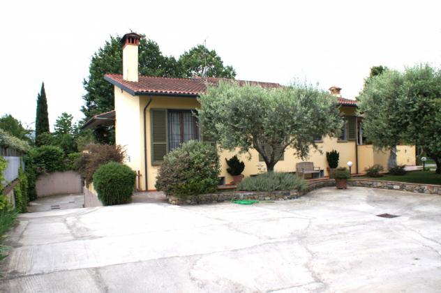 casa indipendente in vendita a Signa in zona Lecore