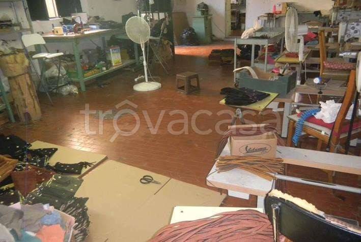 negozio in vendita a Signa