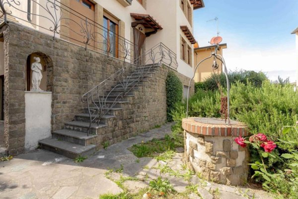 casa indipendente in vendita a Signa