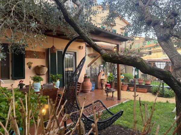 casa indipendente in vendita a Signa