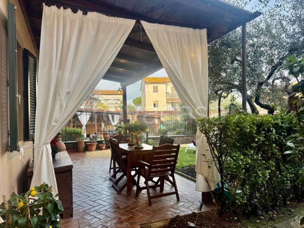 casa indipendente in vendita a Signa