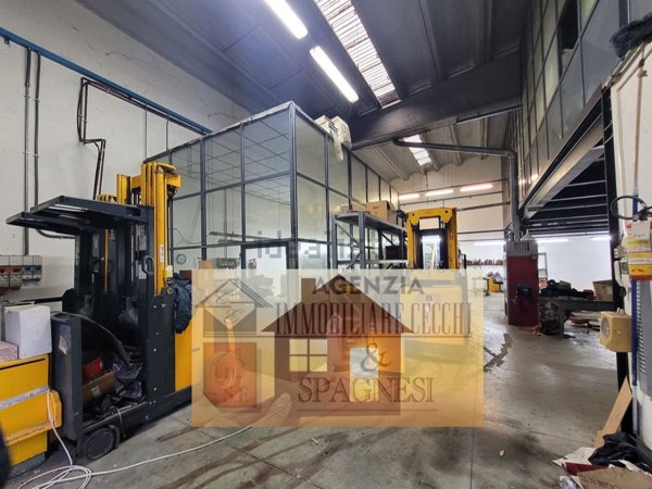 capannone in vendita a Signa