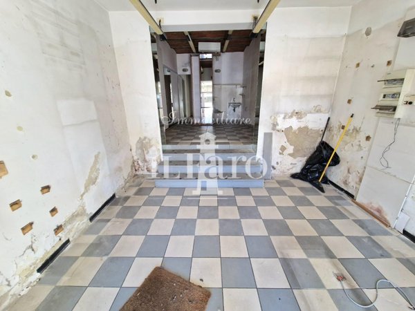 locale commerciale in vendita a Signa in zona San Mauro a Signa