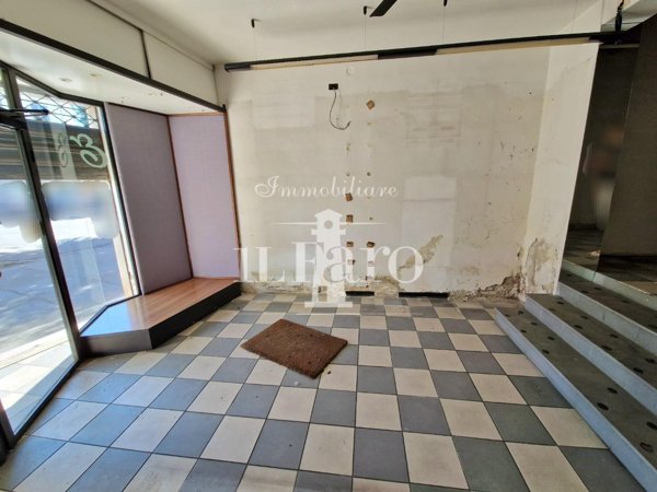 locale commerciale in vendita a Signa in zona San Mauro a Signa