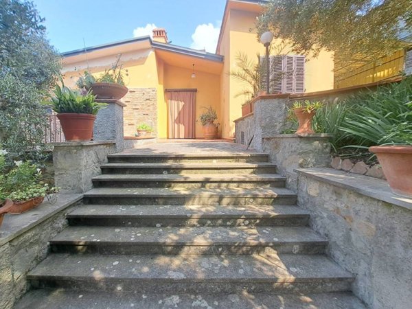 casa indipendente in vendita a Signa