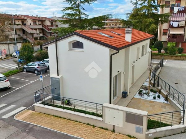casa indipendente in vendita a Signa in zona San Mauro a Signa