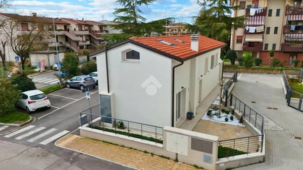 casa indipendente in vendita a Signa in zona San Mauro a Signa