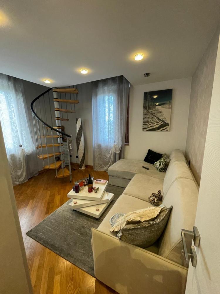 casa indipendente in vendita a Signa in zona Lecore