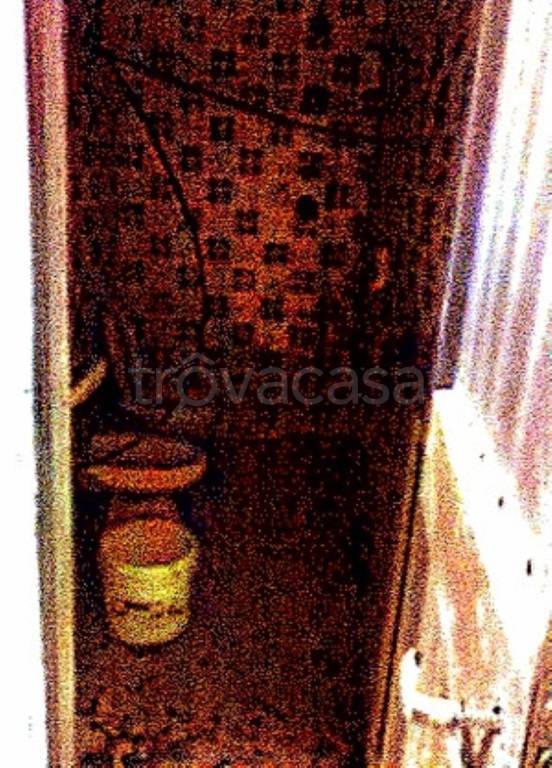 locale di sgombero in vendita a Signa